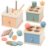 Boîte à tiroirs Montessori en bois avec formes, bâtons et balles colorées pour enfant. Jouet éducatif sensoriel favorisant la motricité fine, le tri des couleurs et la coordination main-œil dès 3 ans.